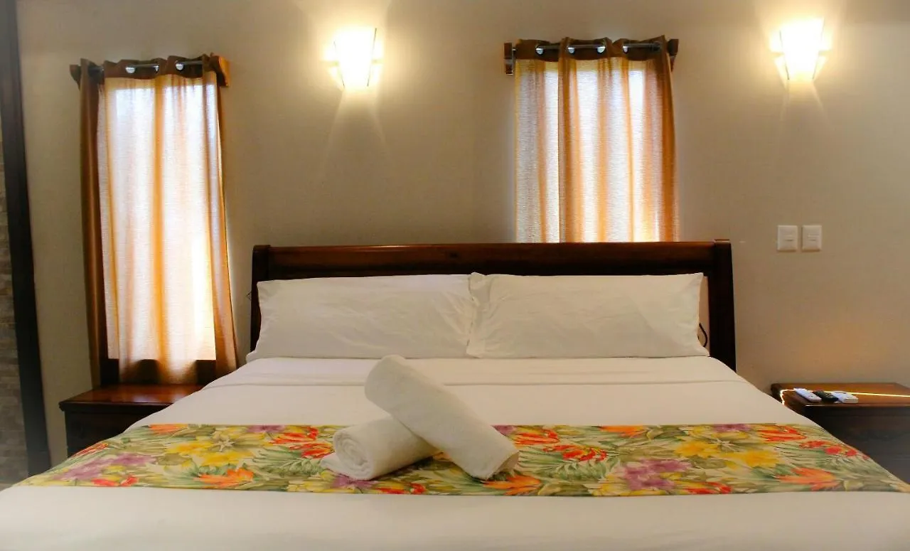 Serene Inn Tobago Carnbee Village 0*,